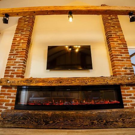 Appartamento Alpine Loft Câmpulung Moldovenesc Esterno foto