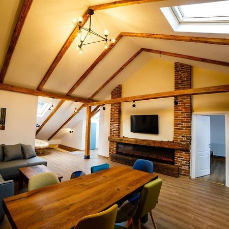 Appartamento Alpine Loft Câmpulung Moldovenesc Esterno foto