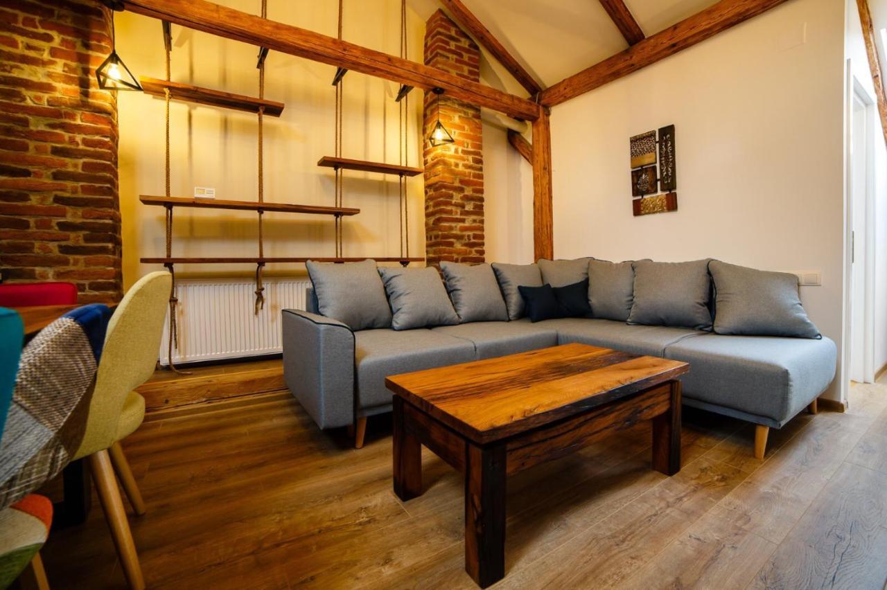 Appartamento Alpine Loft Câmpulung Moldovenesc Esterno foto