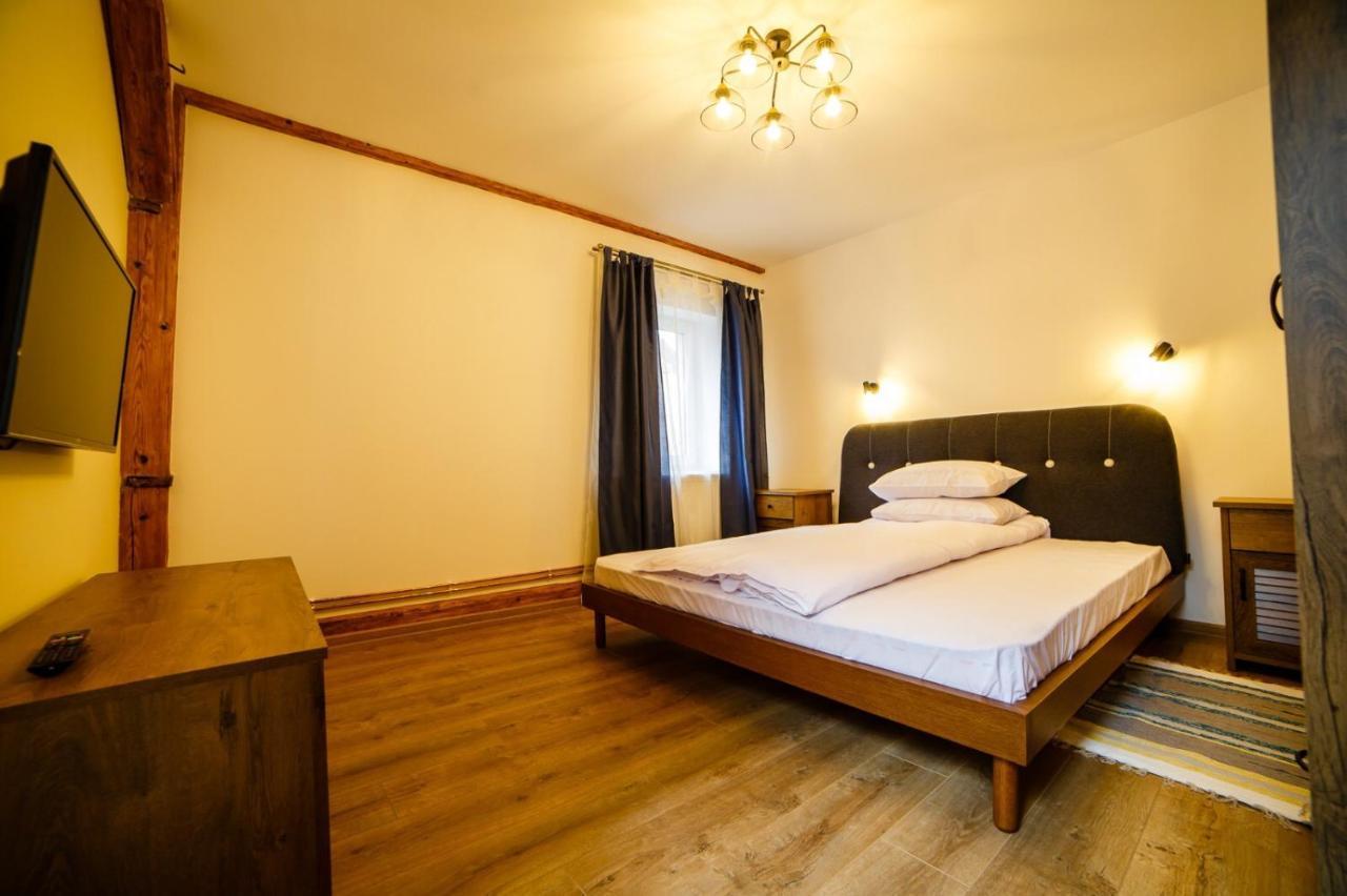 Appartamento Alpine Loft Câmpulung Moldovenesc Esterno foto
