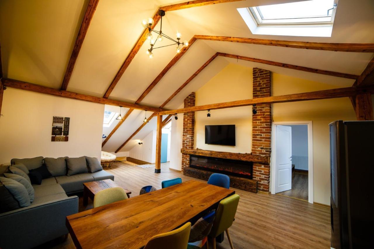 Appartamento Alpine Loft Câmpulung Moldovenesc Esterno foto